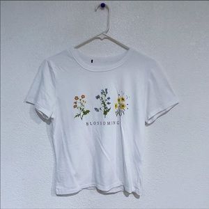 White floral graphic t-shirt